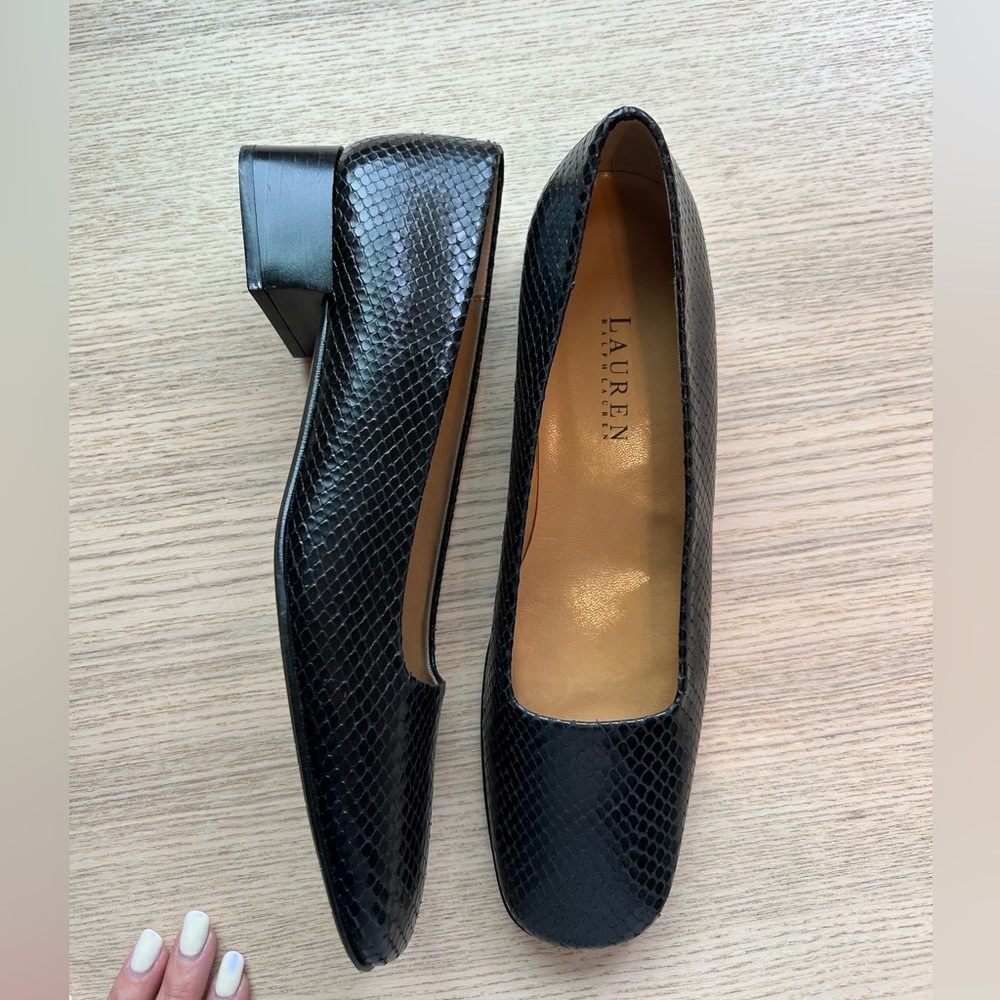 NWT Ralph Lauren snake skin flat/ loafer/ mini heel Size 9.5